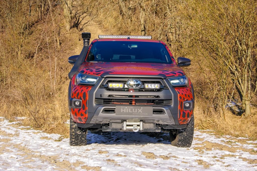 LAZER LAMPS Kühlergrill-Kit TOYOTA Hilux Invincible X (2021+) Triple-R 750 Gen2