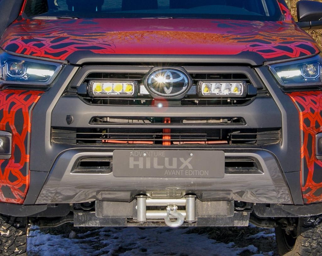 LAZER LAMPS Kühlergrill-Kit TOYOTA Hilux Invincible X (2021+) Triple-R 750 Gen2