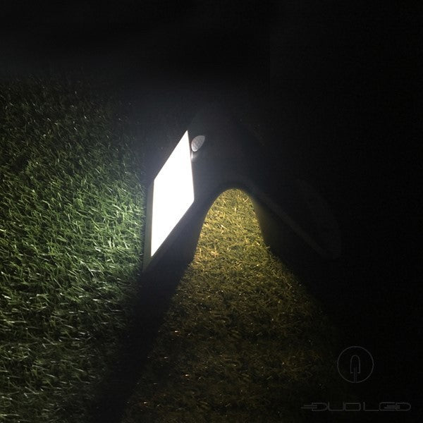 Solar Battery Wall Light 3W Smart PIR &amp; Light Sensor