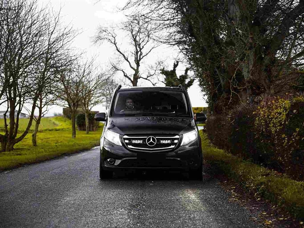 LAZER LAMPS Kühlergrill-Kit MERCEDES Vito (2014+) Triple-R 750 Gen2