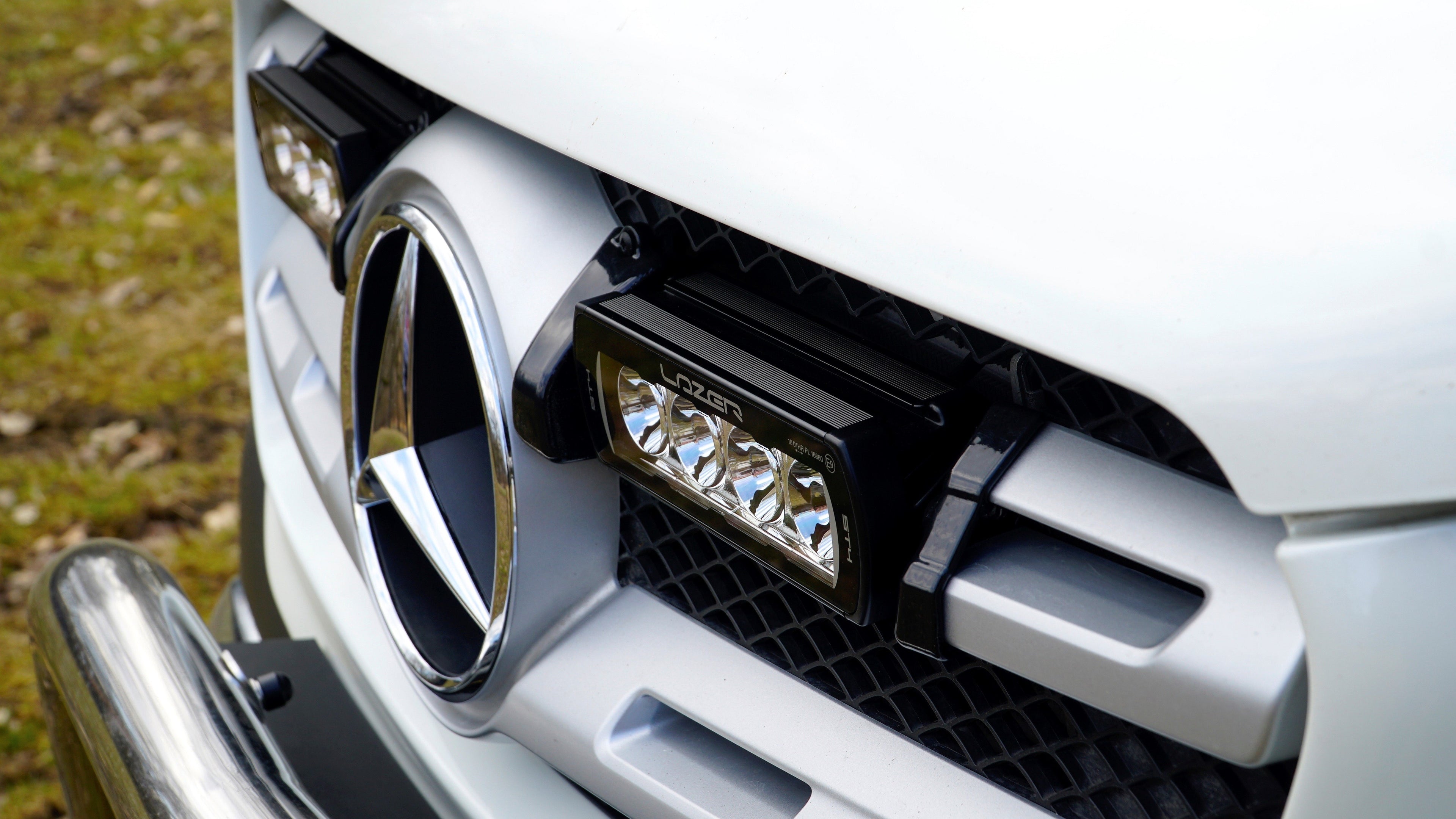 LAZER LAMPS Kühlergrill-Kit MERCEDES X-Klasse (2017+) ST4
