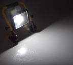 LED Akku Flutlicht /Baustrahler 20W K4000