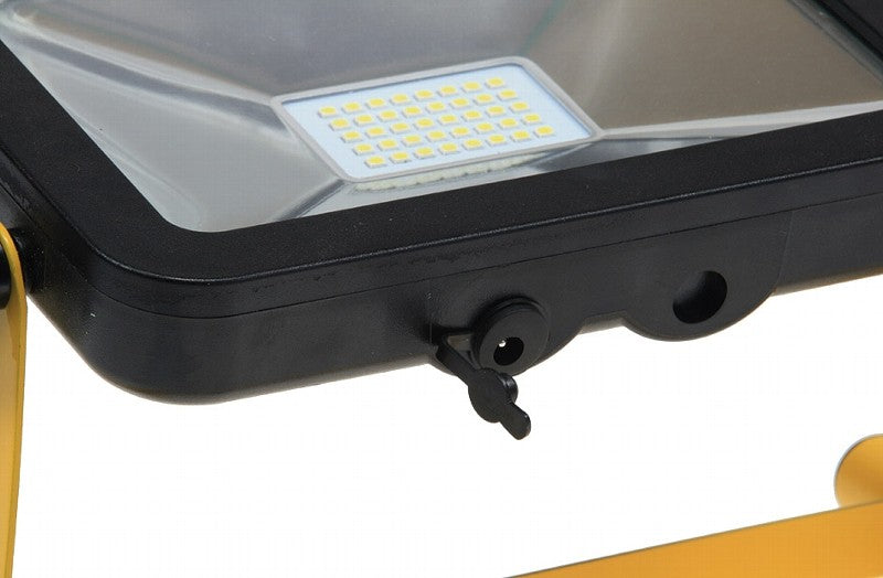 LED Akku Flutlicht /Baustrahler 20W K4000
